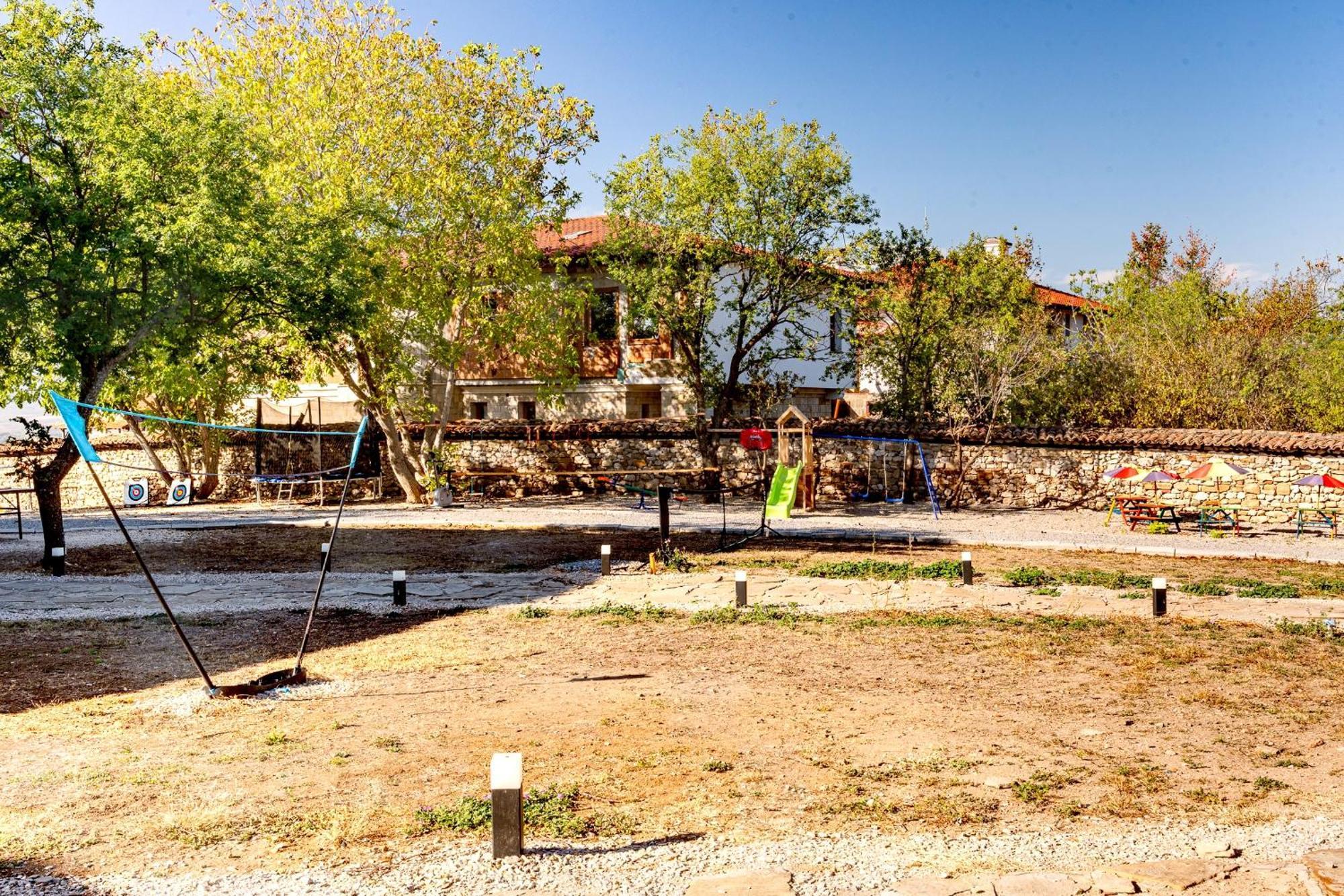 Complex Arbanashki Style-Panoramic View With Summer And Winter Terrace, Jacuzzi, Sauna, Children'S And Adult Area With Cinema Summer อาร์บานาซิ ภายนอก รูปภาพ